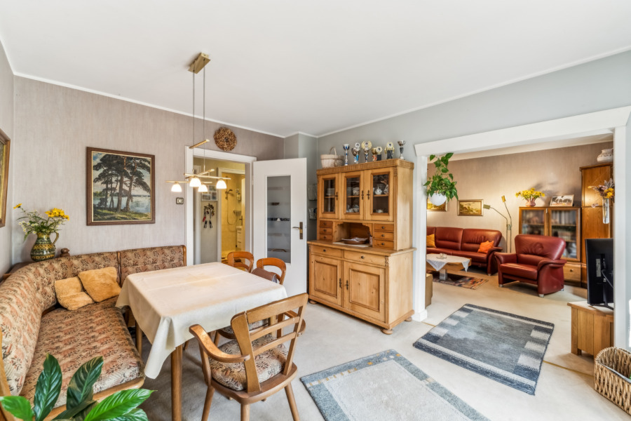 Wohn - und Esszimmer
