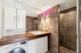 Badezimmer mit Dusche